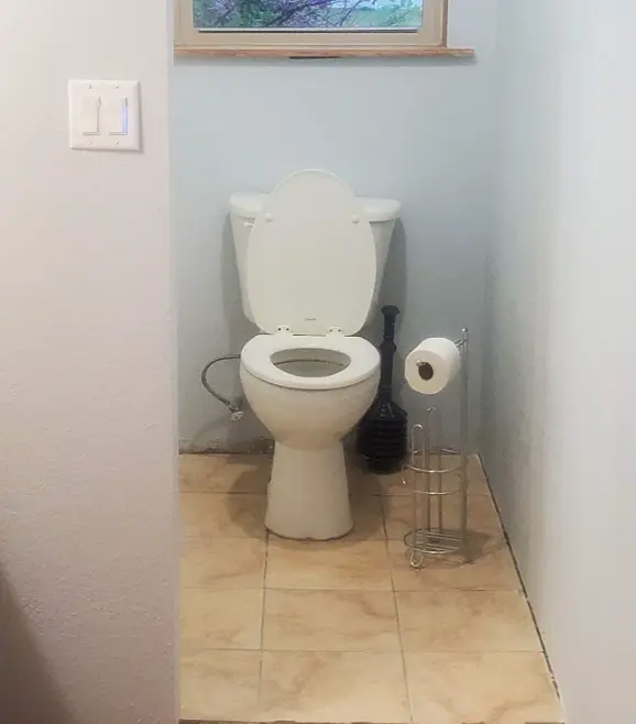 Picture of the toilet, as of April 2022