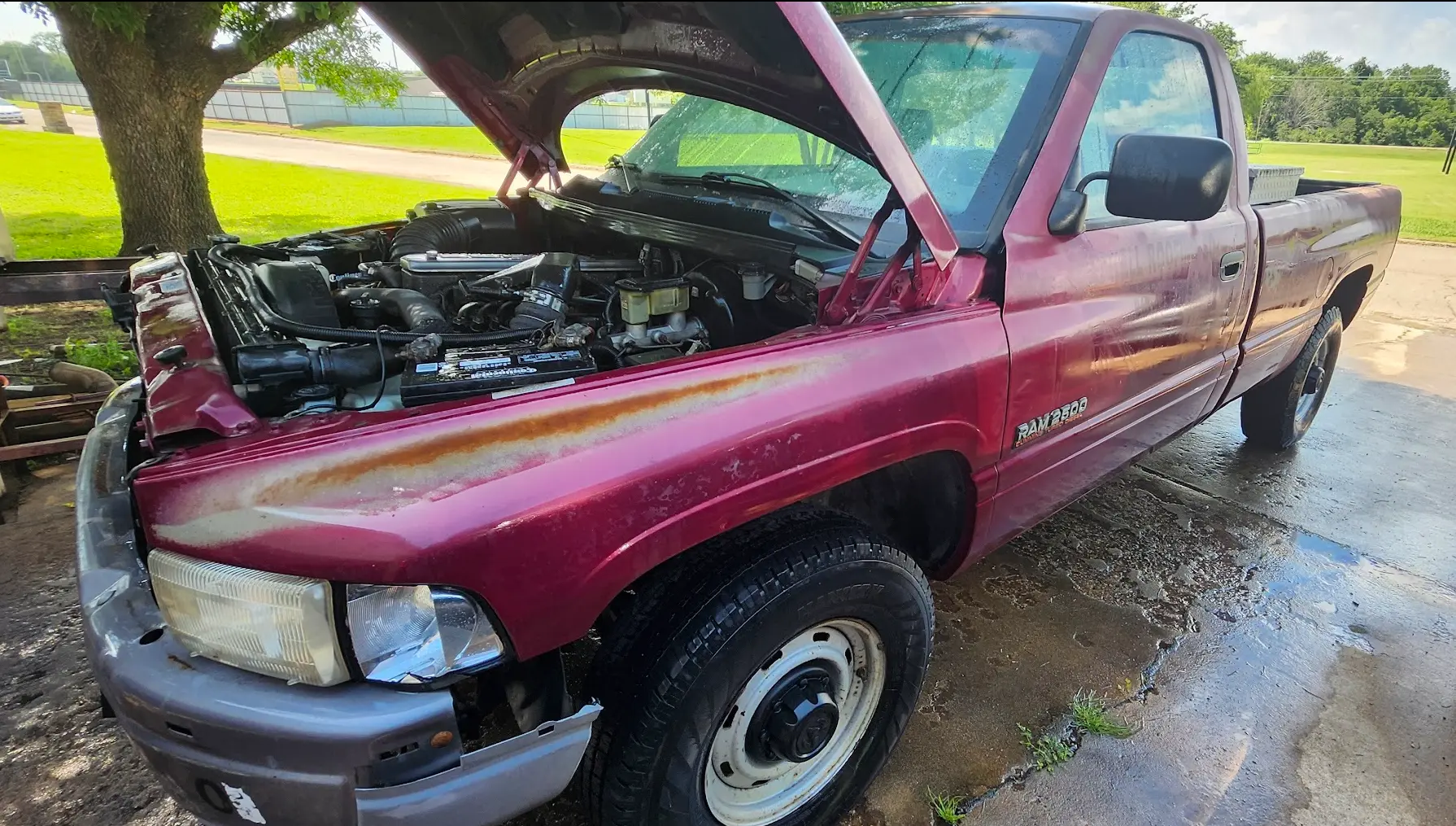 Image of the truck taken from the front, showing the drivers side.