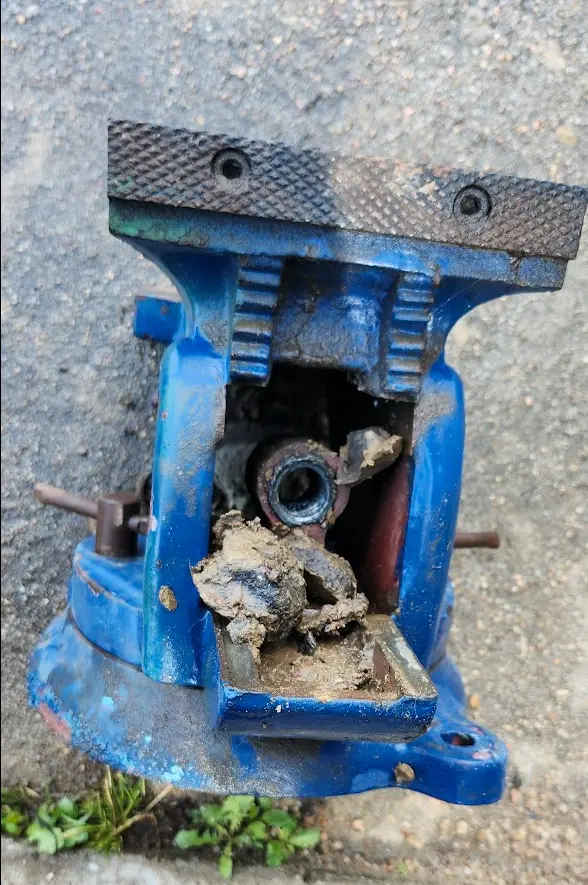 After removing the claw from the vise- the inside was pretty nasty still